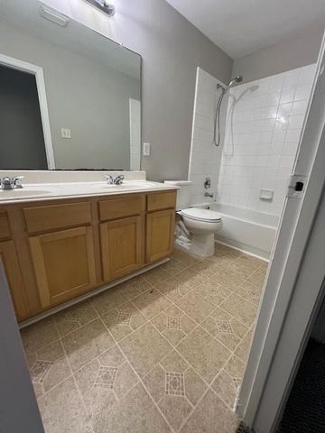 9219 Hidden Lake E, Magnolia, TX 77354