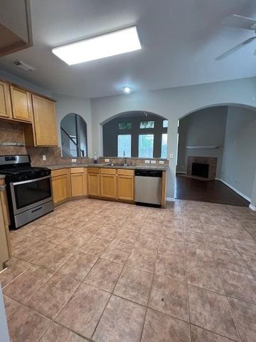 9219 Hidden Lake E, Magnolia, TX 77354