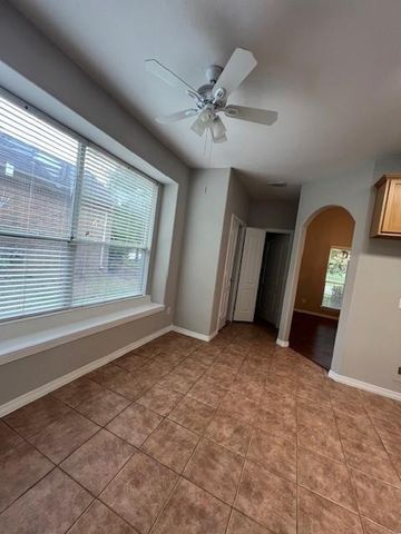 9219 Hidden Lake E, Magnolia, TX 77354