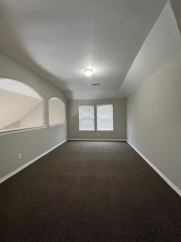 9219 Hidden Lake E, Magnolia, TX 77354