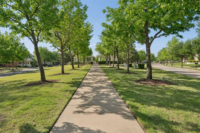 6204 Crescent Street, North Richland Hills, TX 76180