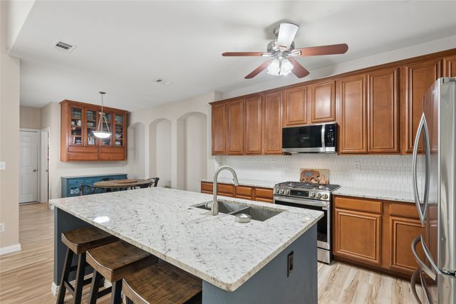 6204 Crescent Street, North Richland Hills, TX 76180