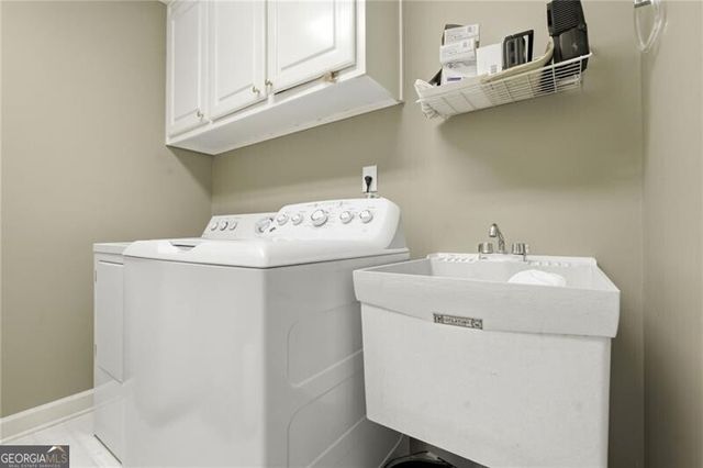 965 Knoll Crest Court, Alpharetta, GA 30004