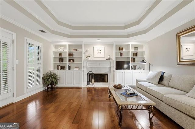 965 Knoll Crest Court, Alpharetta, GA 30004