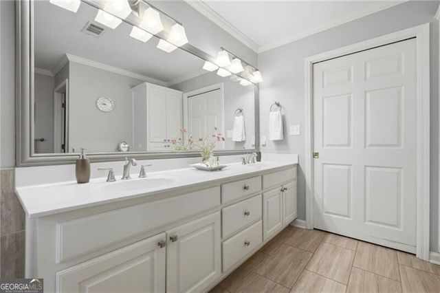965 Knoll Crest Court, Alpharetta, GA 30004