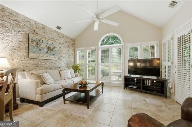 965 Knoll Crest Court, Alpharetta, GA 30004