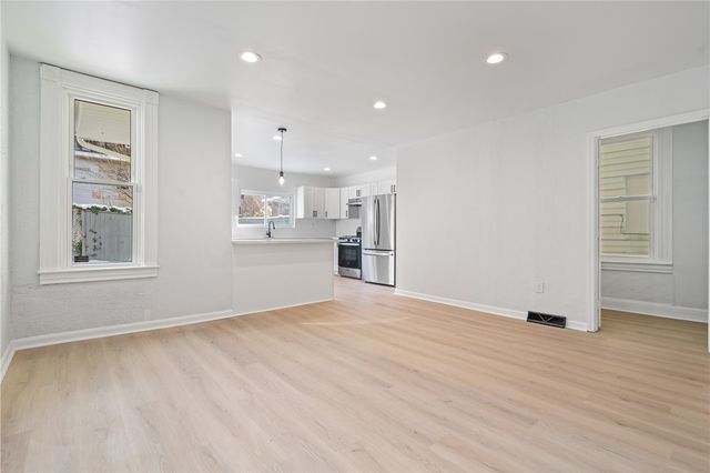 67 Ruth St, Mt Washington, PA 15211