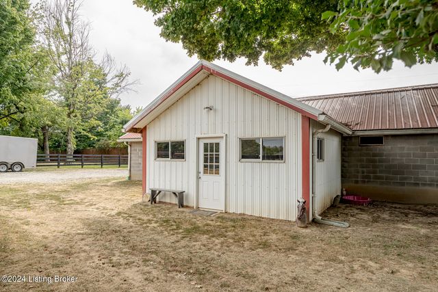 4626 Glen Rose Rd, Louisville, KY 40229
