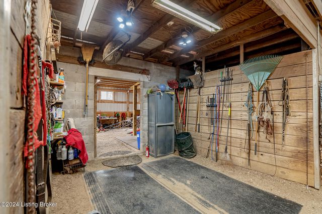 4626 Glen Rose Rd, Louisville, KY 40229