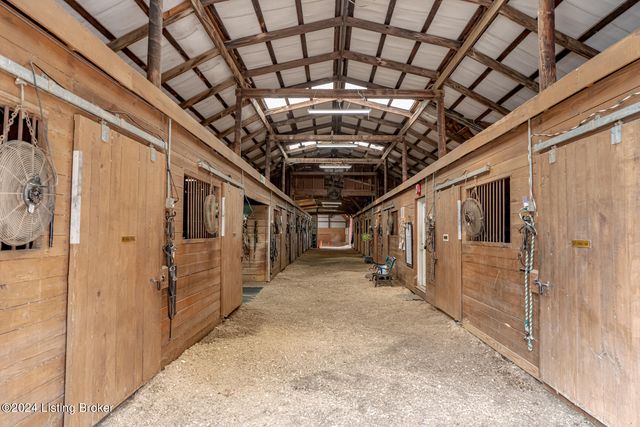 4626 Glen Rose Rd, Louisville, KY 40229