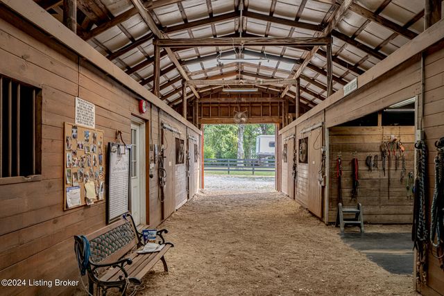 4626 Glen Rose Rd, Louisville, KY 40229