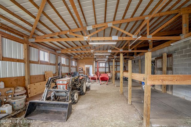 4626 Glen Rose Rd, Louisville, KY 40229
