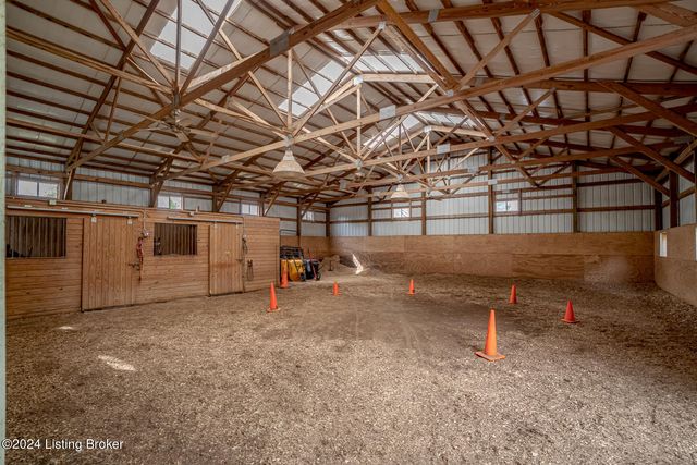4626 Glen Rose Rd, Louisville, KY 40229