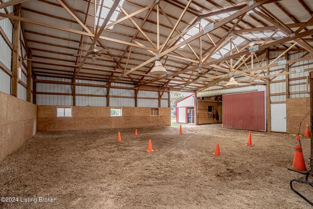4626 Glen Rose Rd, Louisville, KY 40229