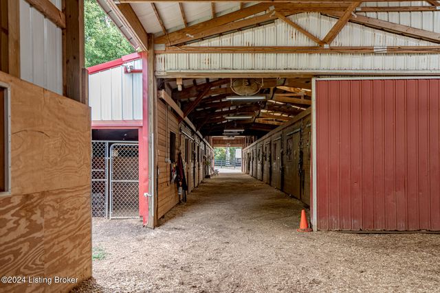 4626 Glen Rose Rd, Louisville, KY 40229