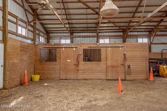 4626 Glen Rose Rd, Louisville, KY 40229