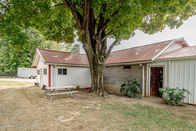 4626 Glen Rose Rd, Louisville, KY 40229
