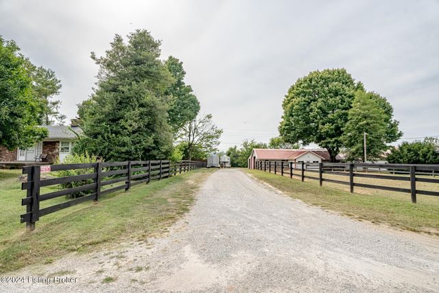 4626 Glen Rose Rd, Louisville, KY 40229