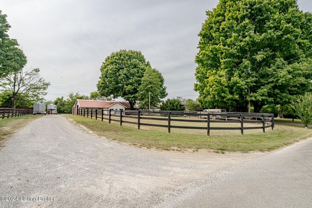4626 Glen Rose Rd, Louisville, KY 40229