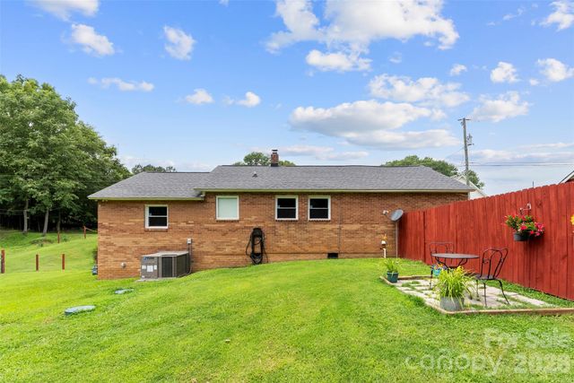 810 Bradley Road, Dallas, NC 28034