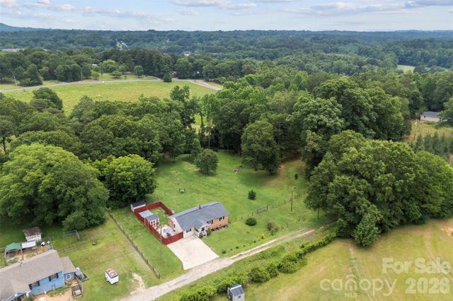 810 Bradley Road, Dallas, NC 28034