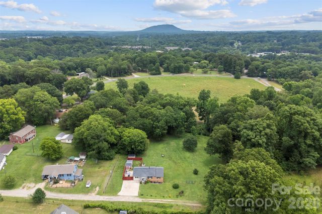 810 Bradley Road, Dallas, NC 28034