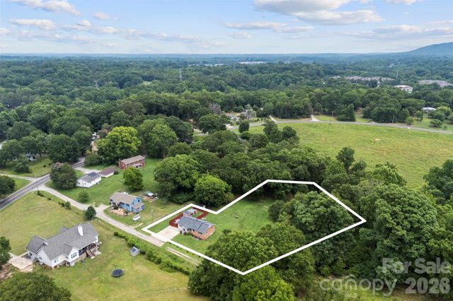 810 Bradley Road, Dallas, NC 28034