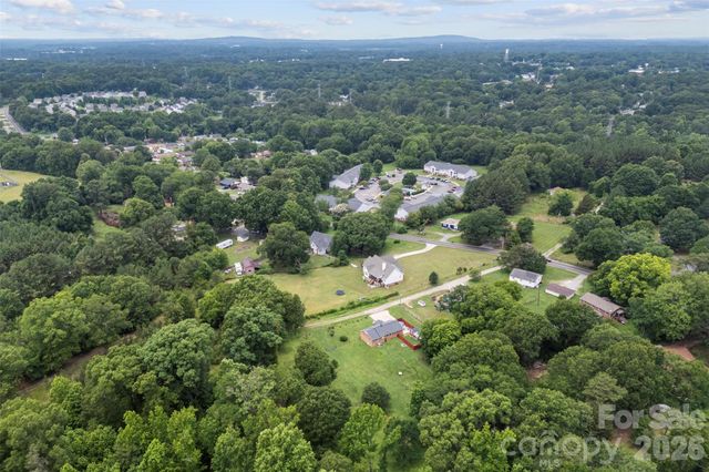 810 Bradley Road, Dallas, NC 28034
