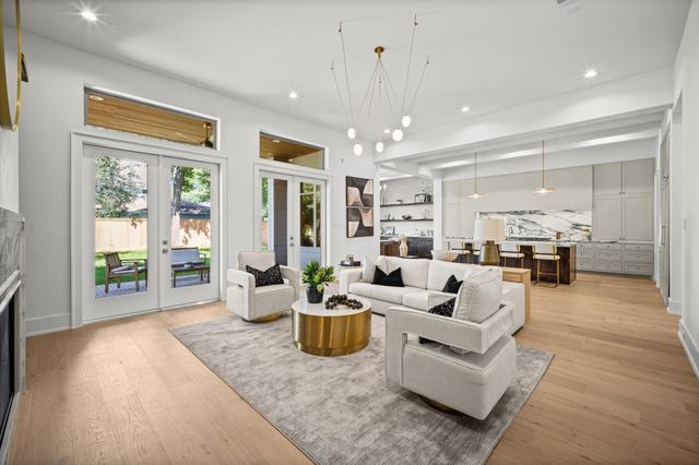 623 E 13th Street, Houston, TX 77008