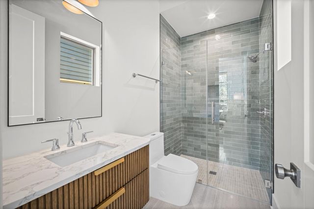 623 E 13th Street, Houston, TX 77008