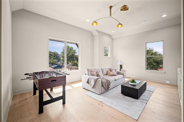 623 E 13th Street, Houston, TX 77008