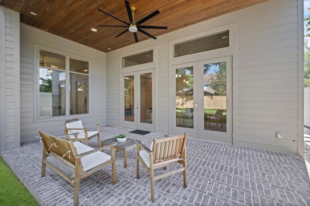 623 E 13th Street, Houston, TX 77008