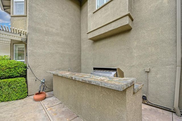 1615 Zerlang Ct, Folsom, CA 95630