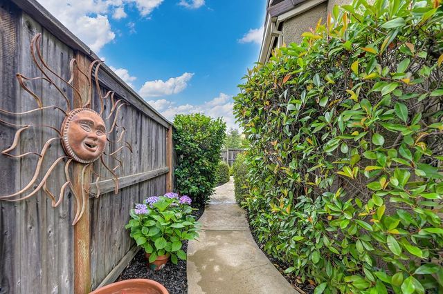 1615 Zerlang Ct, Folsom, CA 95630