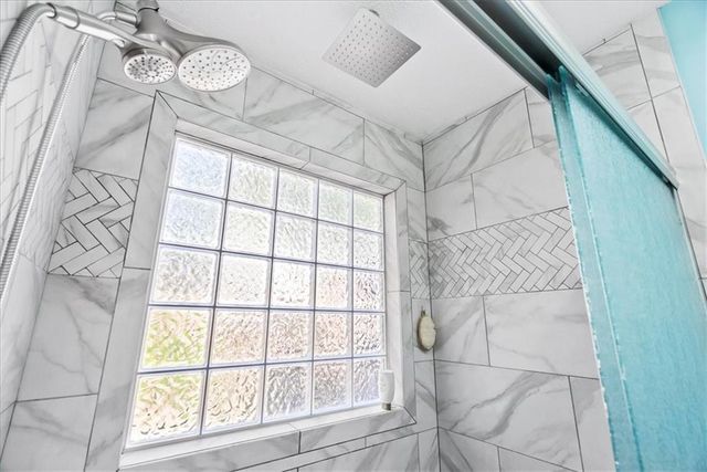 150 Kings Court SW, Calhoun, GA 30701