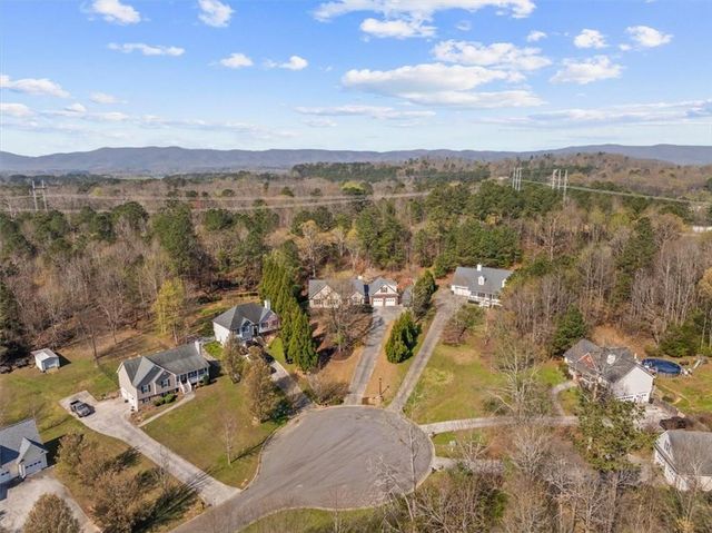 150 Kings Court SW, Calhoun, GA 30701