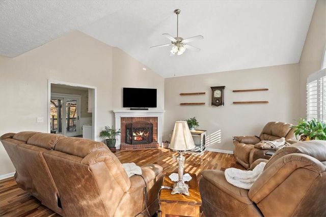 150 Kings Court SW, Calhoun, GA 30701