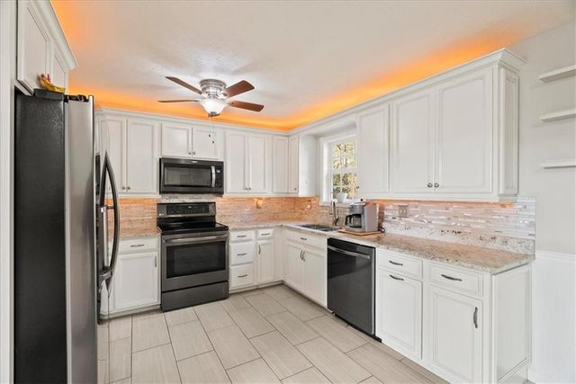 150 Kings Court SW, Calhoun, GA 30701