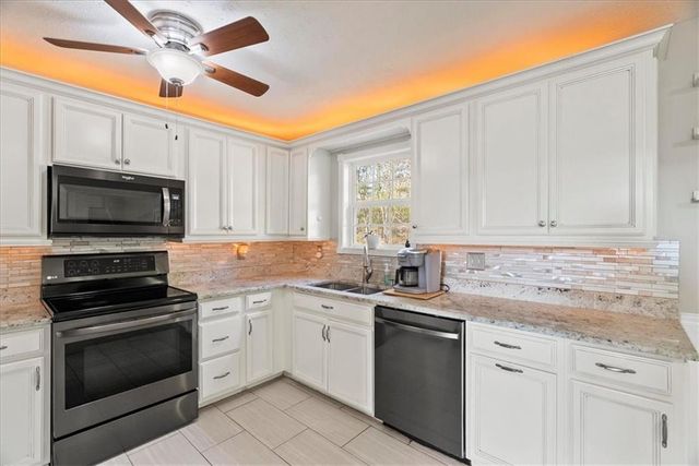 150 Kings Court SW, Calhoun, GA 30701