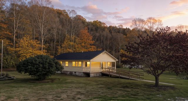 11238 Campton Road, Stanton, KY 40380