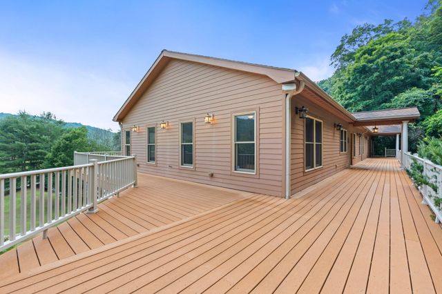 11238 Campton Road, Stanton, KY 40380