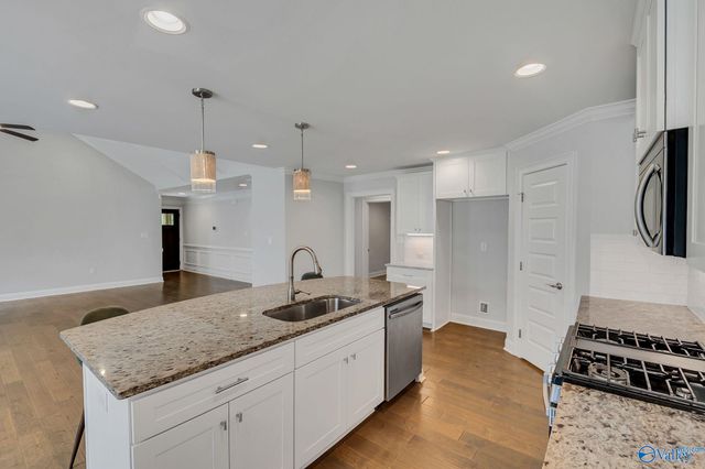 23709 Glover Road, Athens, AL 35613