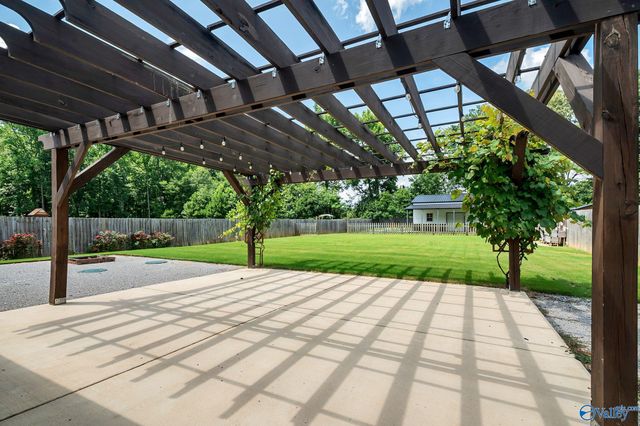 23709 Glover Road, Athens, AL 35613