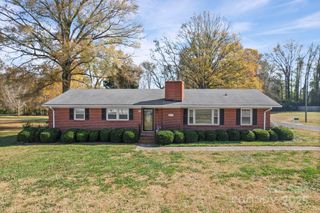 6812 W Sugar Creek Road, Charlotte, NC 28269