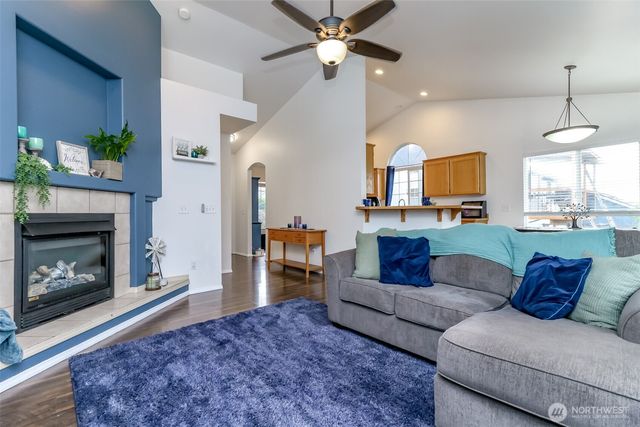 1613 197th Street Ct E, Spanaway, WA 98387