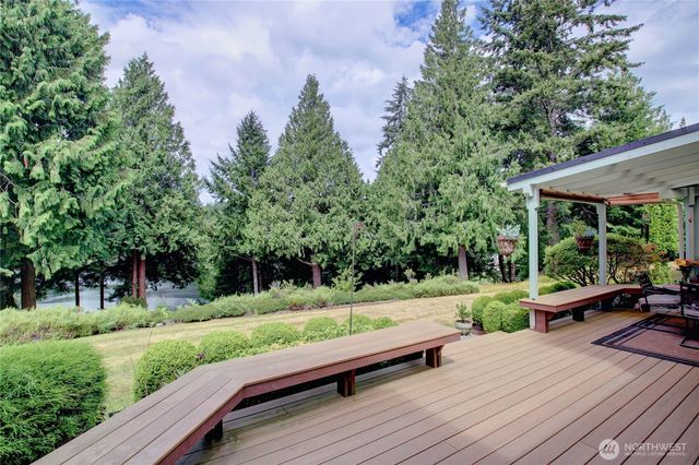 11 Whispering Cedars Court, Bellingham, WA 98229