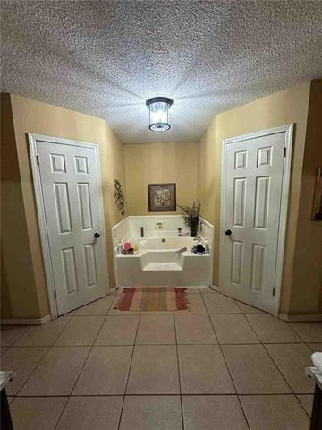 5469 Henning Drive W, Mobile, AL 36619