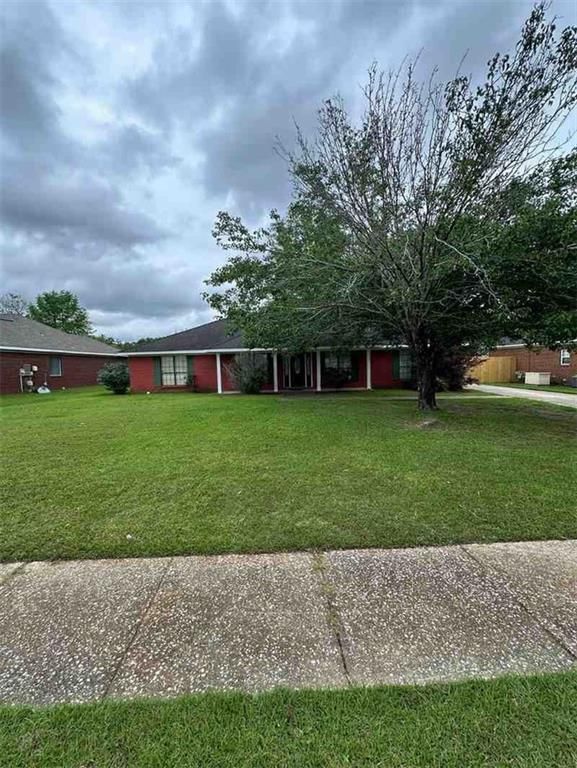 5469 Henning Drive W, Mobile, AL 36619