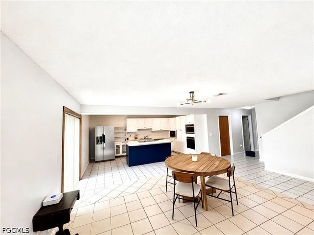 429 SW 44th ST, Cape Coral, FL 33914