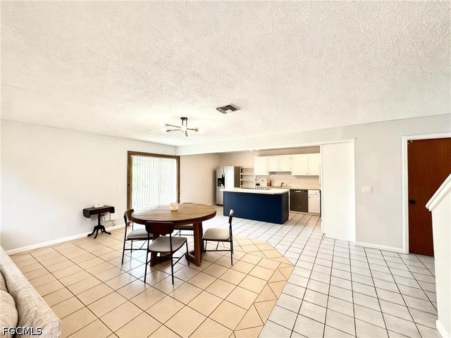 429 SW 44th ST, Cape Coral, FL 33914